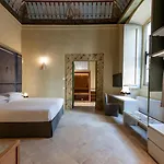 Palazzo Sbaraglini 4*