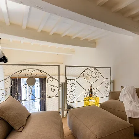 Palazzo Sbaraglini アッシジ