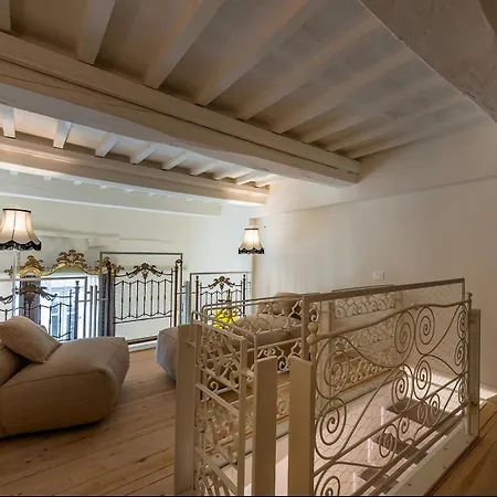 Palazzo Sbaraglini Bed & Breakfast
