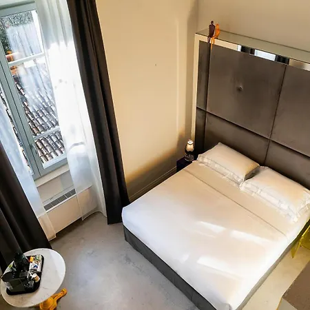 Palazzo Sbaraglini 4*