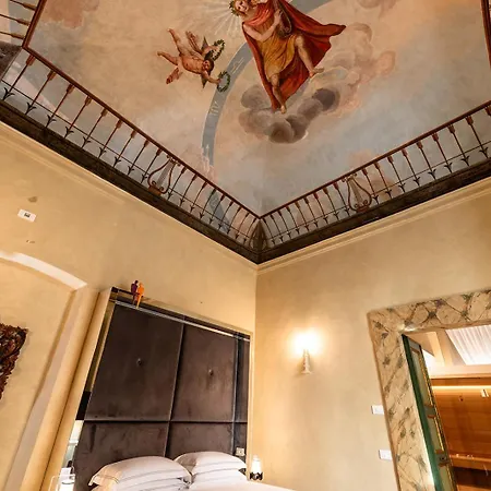 Palazzo Sbaraglini アッシジ