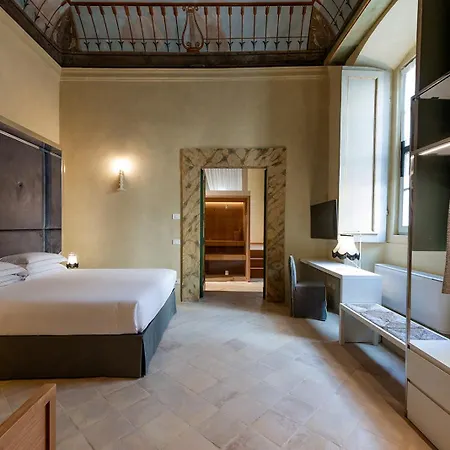 Palazzo Sbaraglini 4*