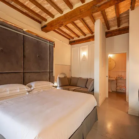 Palazzo Sbaraglini 4* アッシジ