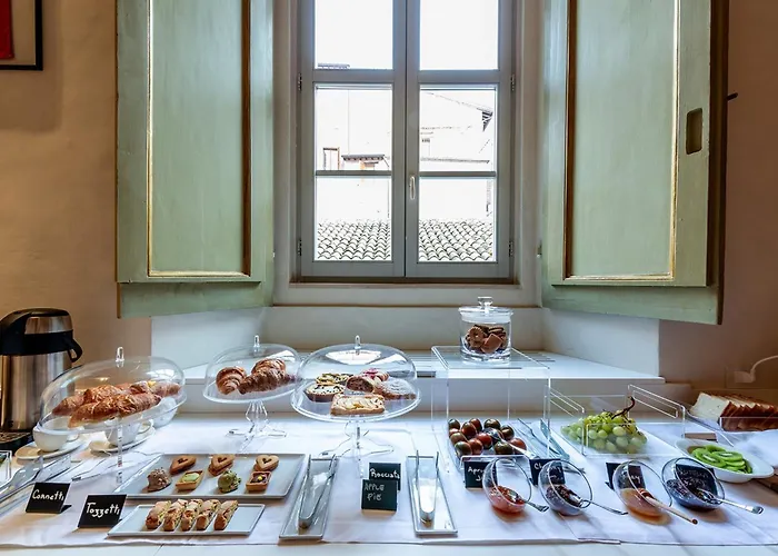 Palazzo Sbaraglini 4* Asyż