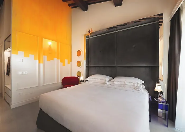 Nocleg ze śniadaniem Palazzo Sbaraglini 4*