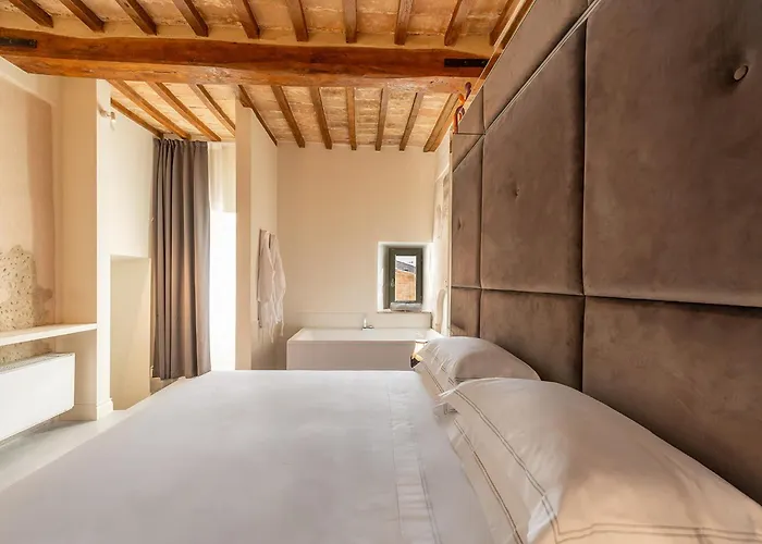 Palazzo Sbaraglini Nocleg ze śniadaniem 4*