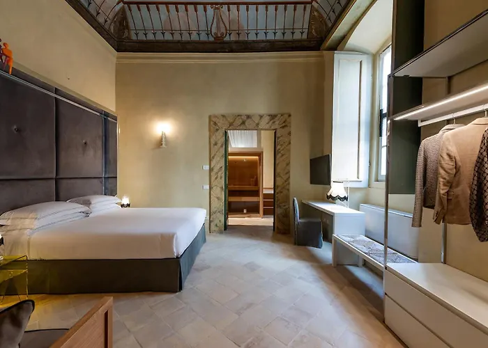 Palazzo Sbaraglini 4*