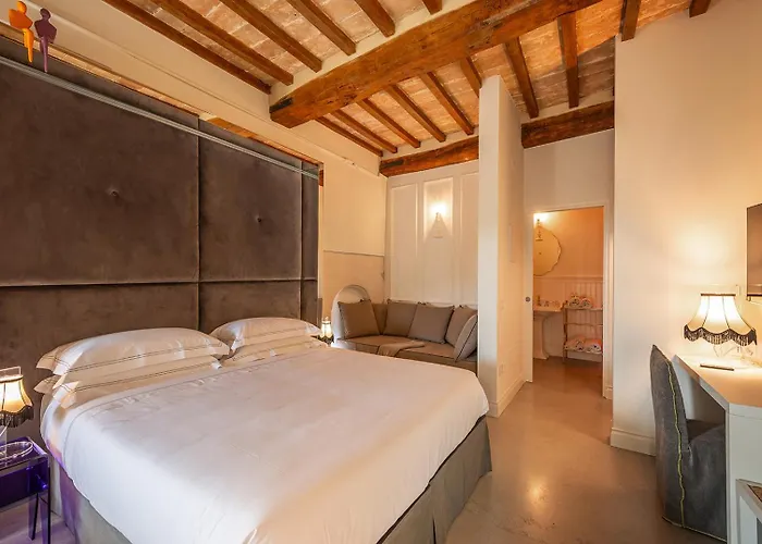 Palazzo Sbaraglini 4* Asyż